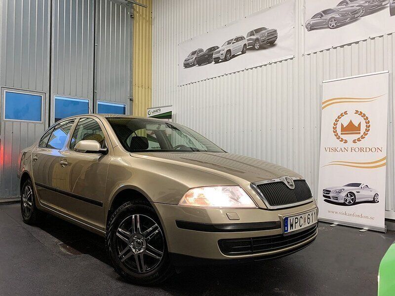 Begagnad Skoda Octavia 102 HK (75 kW) 2005 Ljusbrun Halvkombi