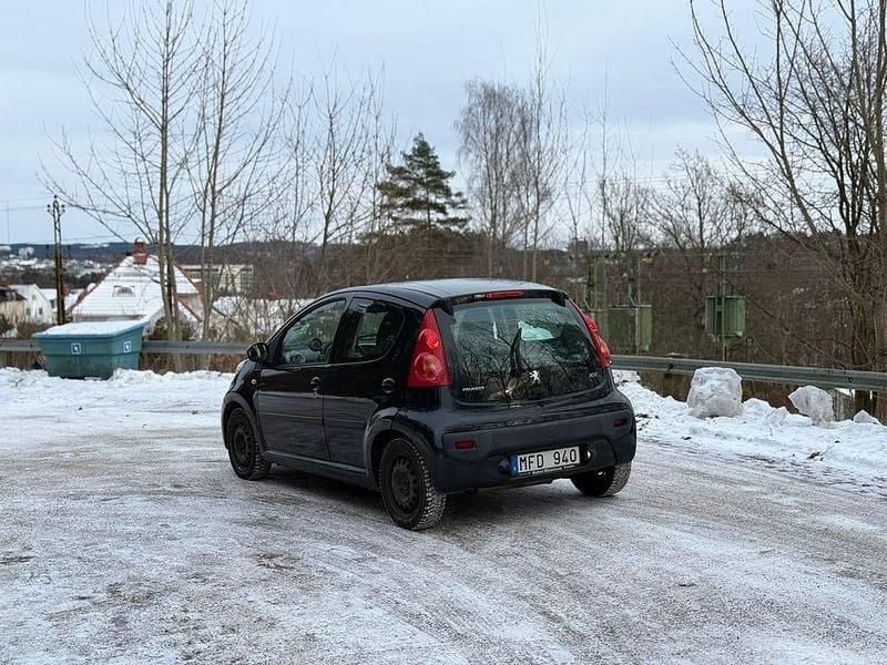 Begagnad Peugeot 107 68 HK (50 kW) 2012 Halvkombi
