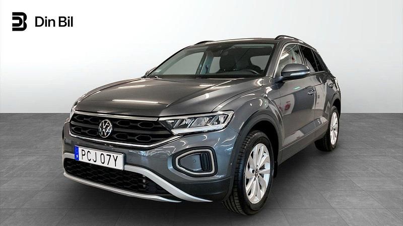 Grå Begagnad 2024 VW T-Roc Life SUV | 319 900 kr (Dyr) - Bild 1/4