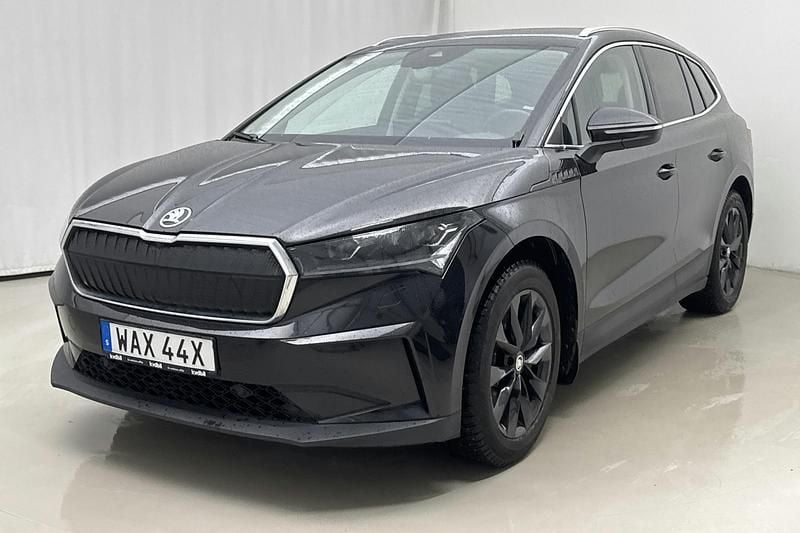 Svart Begagnad 2023 Skoda Enyaq iV SUV | 389 000 kr (Superpris) - Bild 1/4