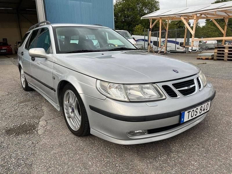 Begagnad Saab 9-5 Aero 250 HK (183 kW) 2003 Ljusgrå (silver metallic) Kombi