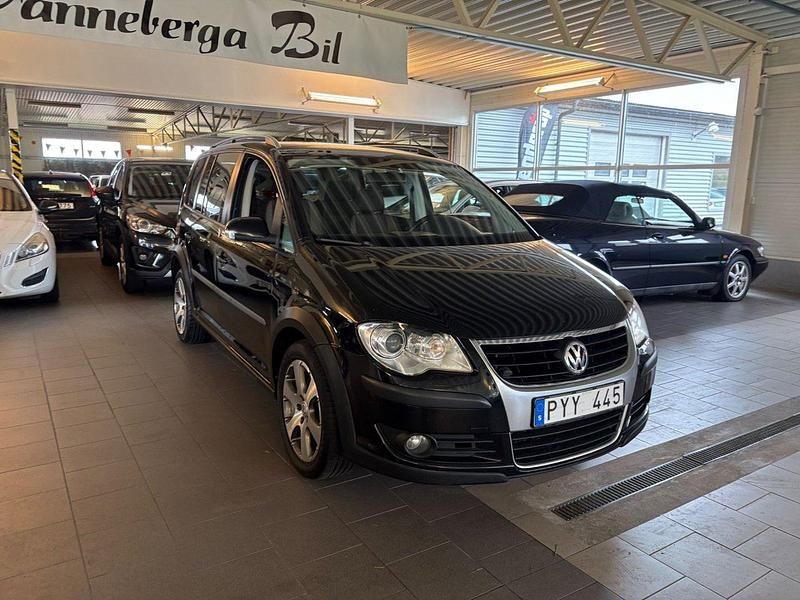 Svart Begagnad 2007 VW Touran Cross Minibuss | 59 900 kr - Bild 1/4