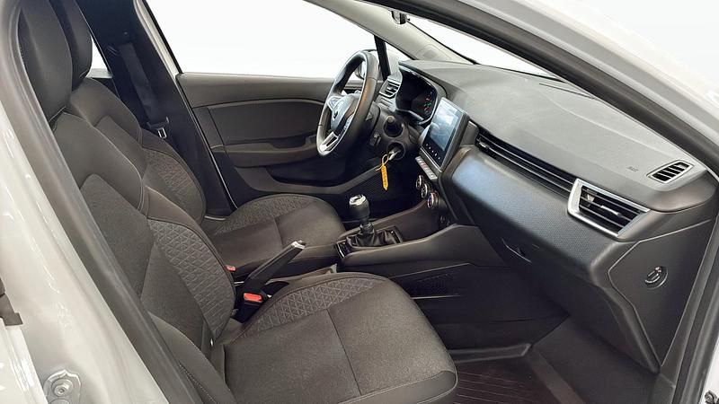 Begagnad Renault Clio V Zen 91 HK (66 kW) 2022 Vit Halvkombi