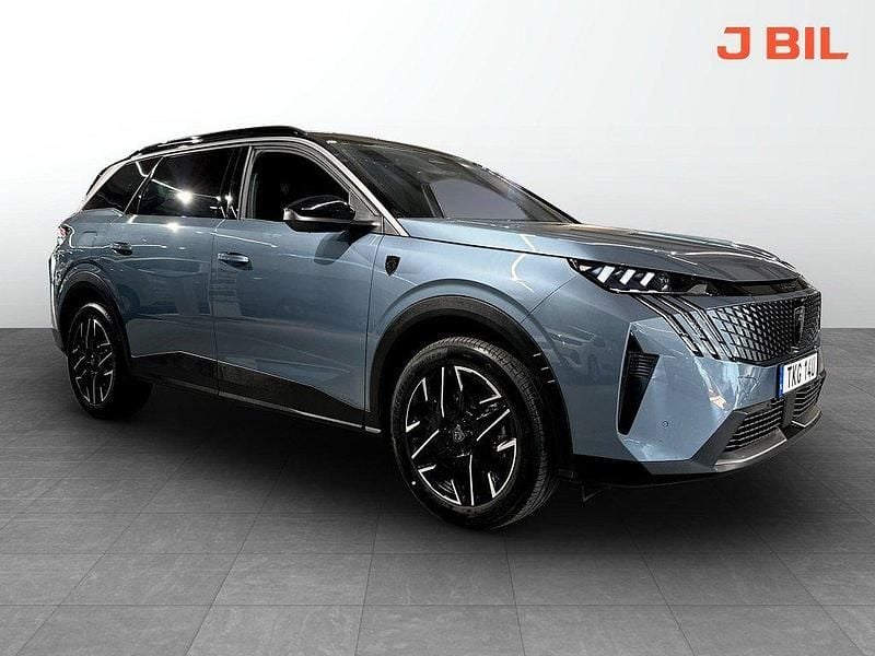 Blå Begagnad 2025 Peugeot 5008 GT Minibuss | 409 900 kr - Bild 1/4