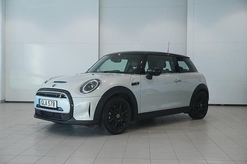 Silver Begagnad 2022 Mini Cooper Essential Halvkombi | 219 500 kr (Marknadspris) - Bild 1/4