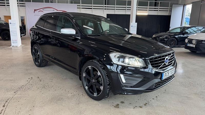 Svart Begagnad 2016 Volvo XC60 R-Design SUV | 174 900 kr (Bra pris) - Bild 1/4