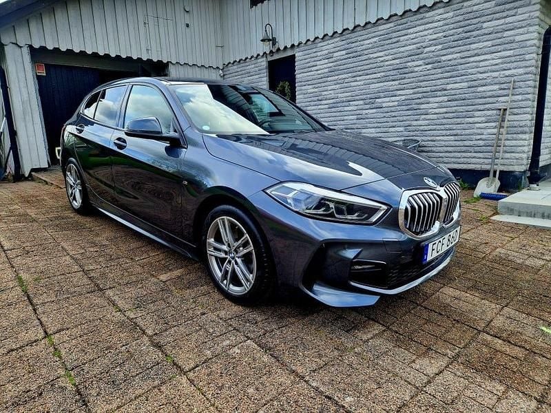 Begagnad BMW 118 M Sport 140 HK (102 kW) 2020 Mineralgrå metallic Halvkombi