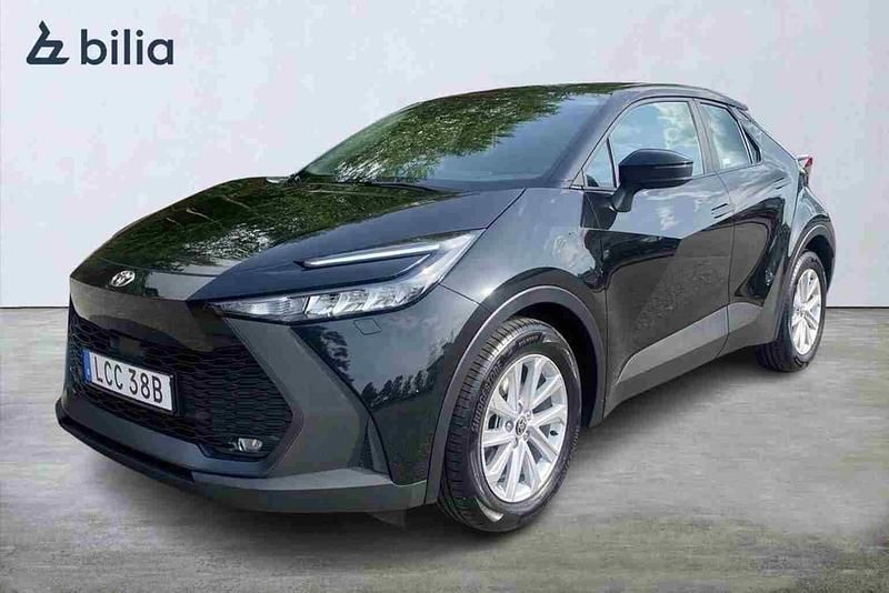 Svart Begagnad 2025 Toyota C-HR SUV | 329 900 kr - Bild 1/1