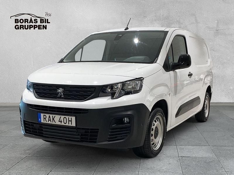 Vit Begagnad 2023 Peugeot Partner Minibuss | 279 000 kr (Dyr) - Bild 1/4