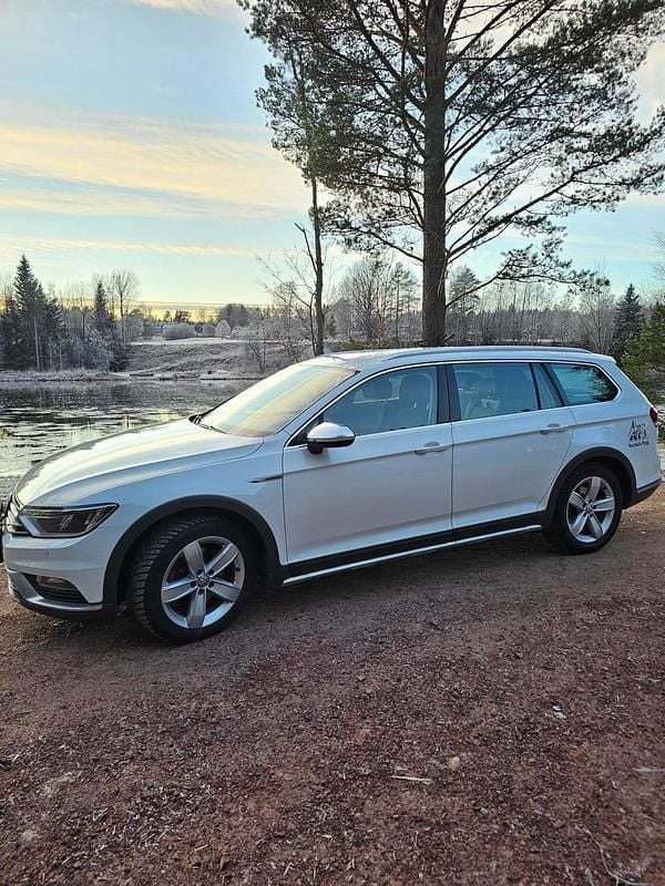 Begagnad 2019 VW Passat Alltrack Kombi | 185 000 kr (Superpris) - Bild 1/4