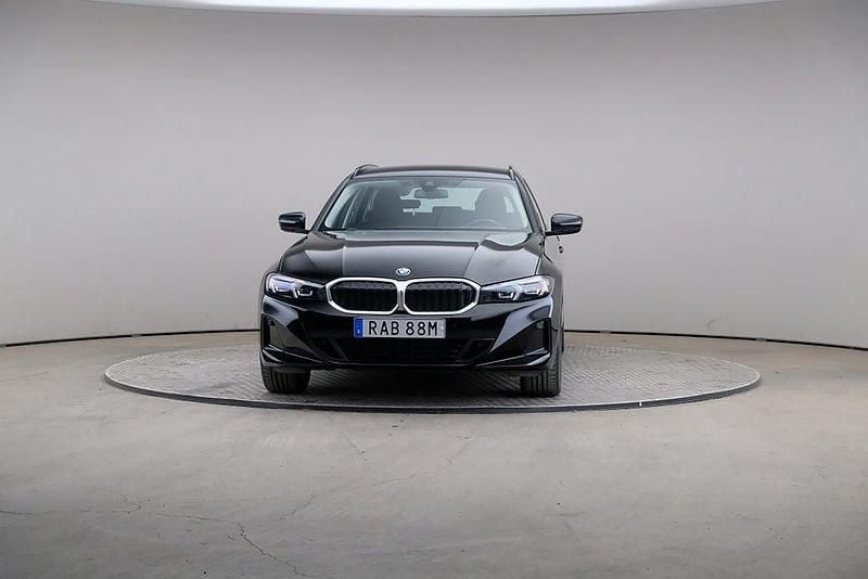 Begagnad BMW 330e 184 HK (135 kW) 2022 Svart Kombi