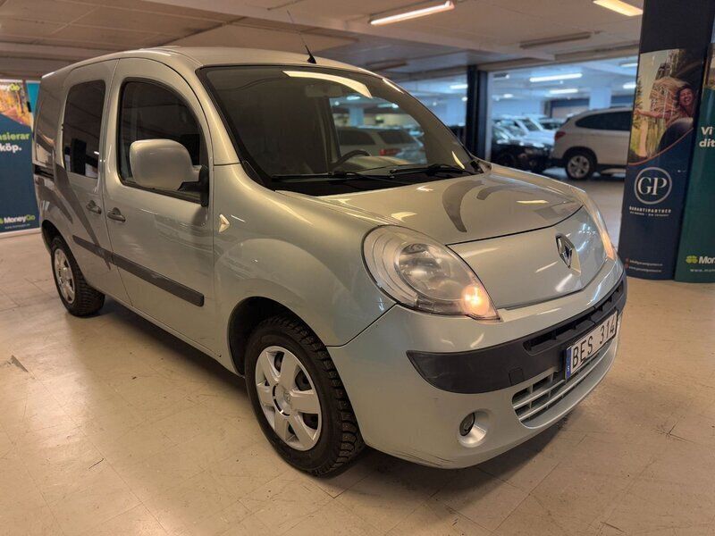Silver Begagnad 2011 Renault Kangoo Minibuss | 39 900 kr (Marknadspris) - Bild 1/4