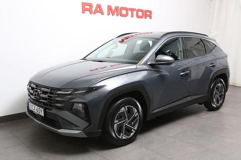 Grå Begagnad 2024 Hyundai Tucson Essential SUV | 329 900 kr (Bra pris) - Bild 1/4