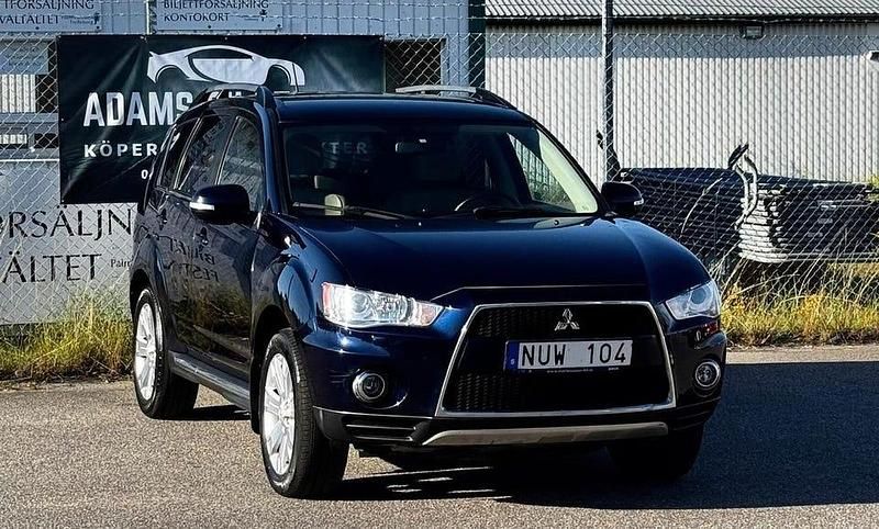 Blå Begagnad 2012 Mitsubishi Outlander SUV | 89 900 kr (Marknadspris) - Bild 1/4