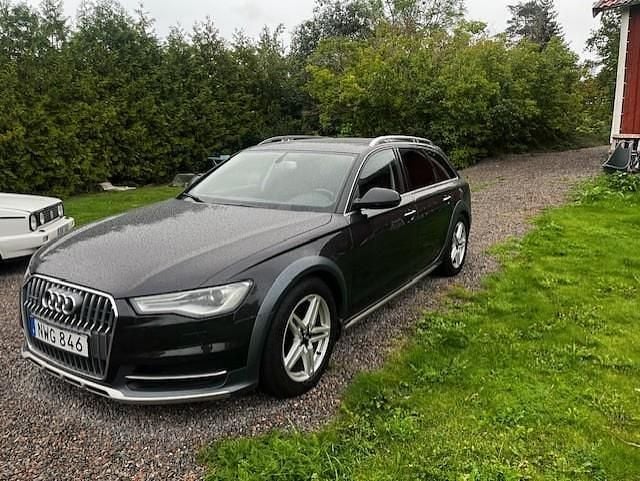 Grå Begagnad 2016 Audi A6 Allroad Sport Kombi | 145 000 kr (Lite dyr) - Bild 1/4