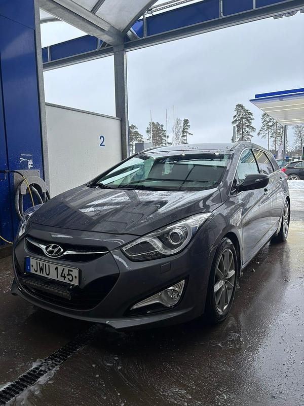 Begagnad 2014 Hyundai i40 Kombi | 99 000 kr (Lite dyr) - Bild 1/4