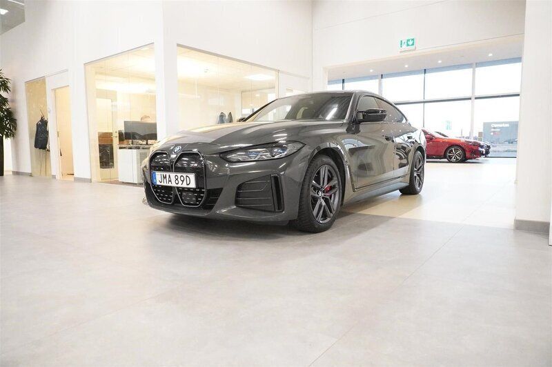 Grå/silver Begagnad 2022 BMW i4 Shadowline Sedan | 569 900 kr (Dyr) - Bild 1/4