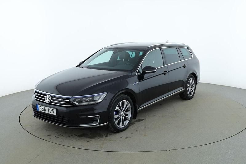 Svart Begagnad 2018 VW Passat GTE Kombi | 162 000 kr (Marknadspris) - Bild 1/3