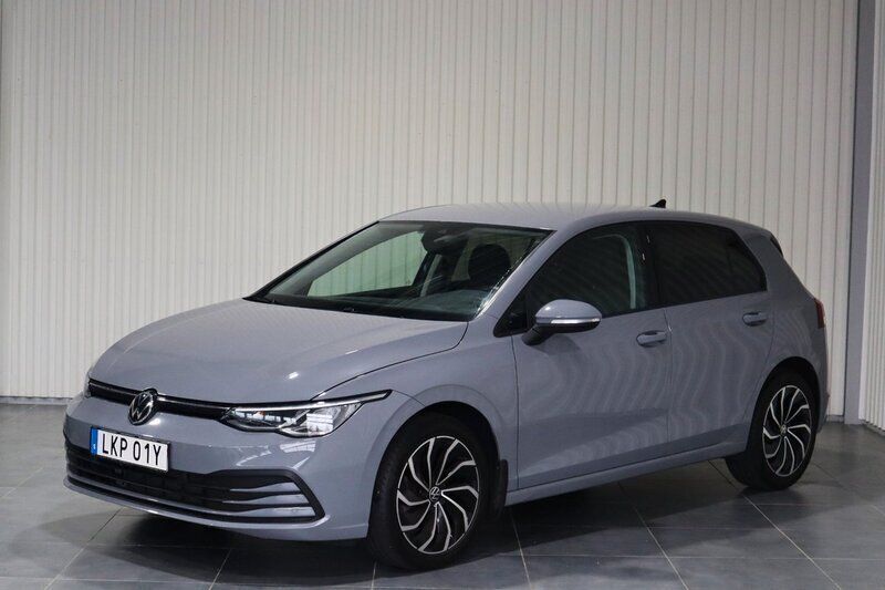 Grå Begagnad 2020 VW Golf VIII Halvkombi | 269 000 kr (Dyr) - Bild 1/4