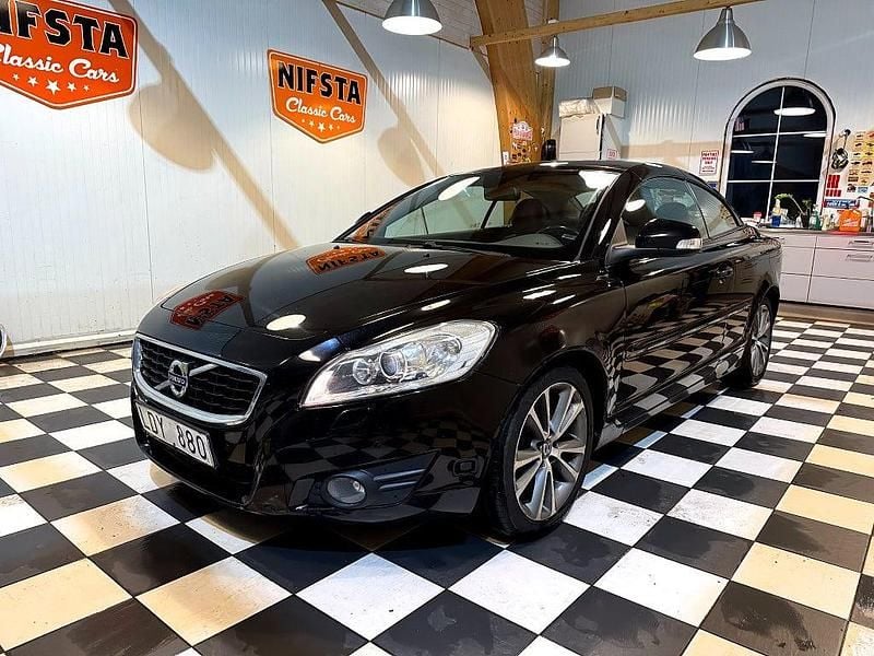 Svart Begagnad 2010 Volvo C70 Summum Cab | 89 900 kr (Superpris) - Bild 1/4