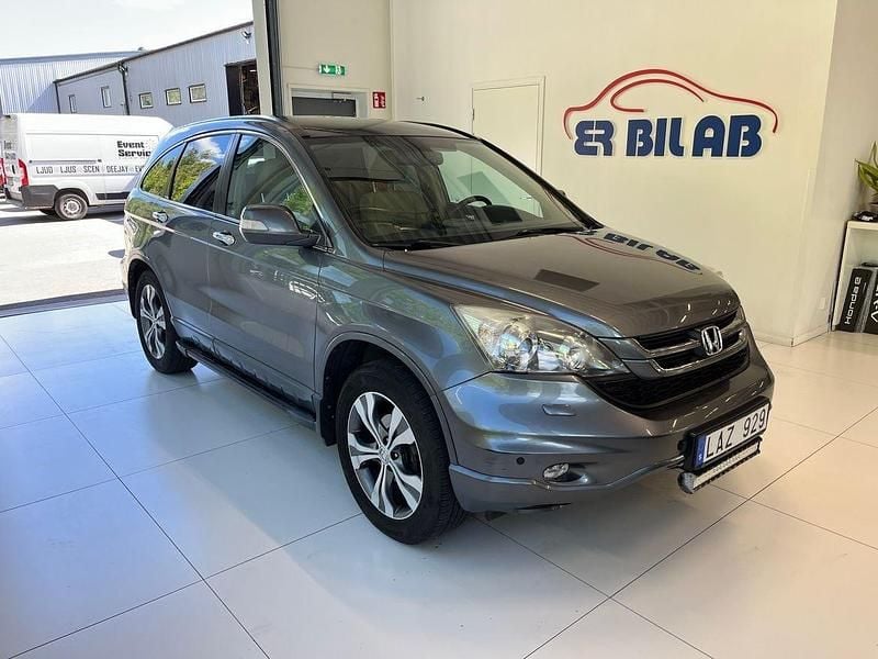 Ljusgrå Begagnad 2010 Honda CR-V Executive SUV | 79 900 kr (Marknadspris) - Bild 1/4
