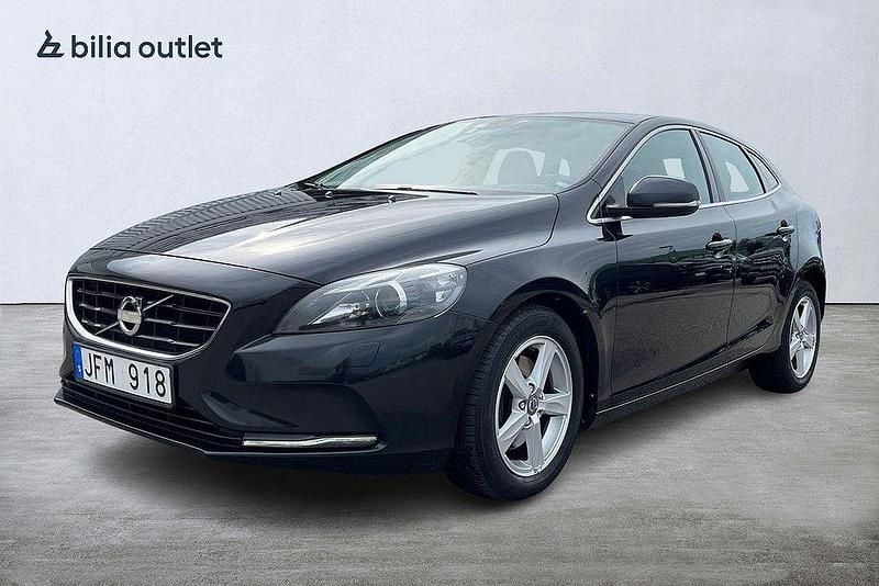 Svart Begagnad 2013 Volvo V40 Momentum Kombi | 119 900 kr (Marknadspris) - Bild 1/3