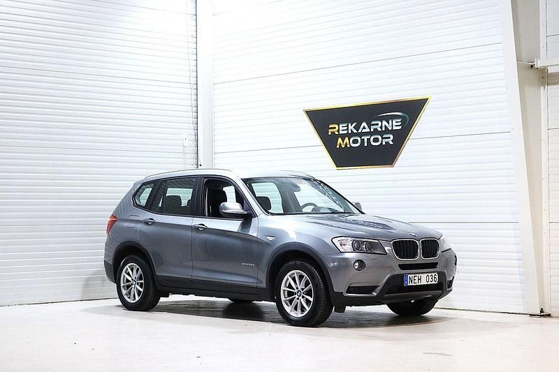 Grå Begagnad 2012 BMW X3 SUV | 154 900 kr (Marknadspris) - Bild 1/3