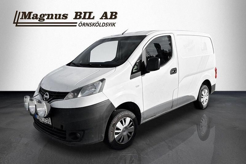 Vit Begagnad 2012 Nissan NV200 Van | 59 900 kr (Lite dyr) - Bild 1/4