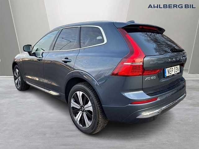 Begagnad Volvo XC60 Plus 349 HK (256 kW) 2024 Mörkblå SUV