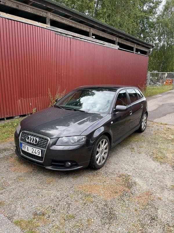Grå Begagnad 2007 Audi A3 Sportback Comfort Halvkombi | 49 900 kr (Marknadspris) - Bild 1/4