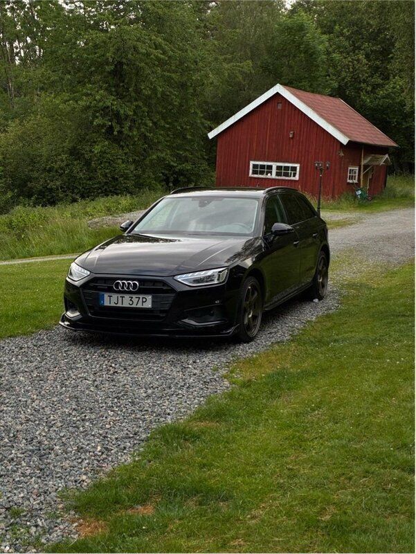 Svart Begagnad 2021 Audi A4 Comfort Kombi | 229 900 kr (Marknadspris) - Bild 1/4