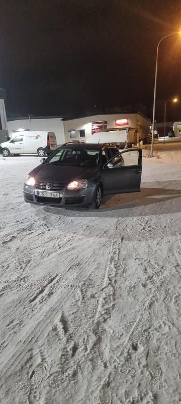 Begagnad 2008 VW Golf VI Halvkombi | 22 000 kr (Marknadspris) - Bild 1/3