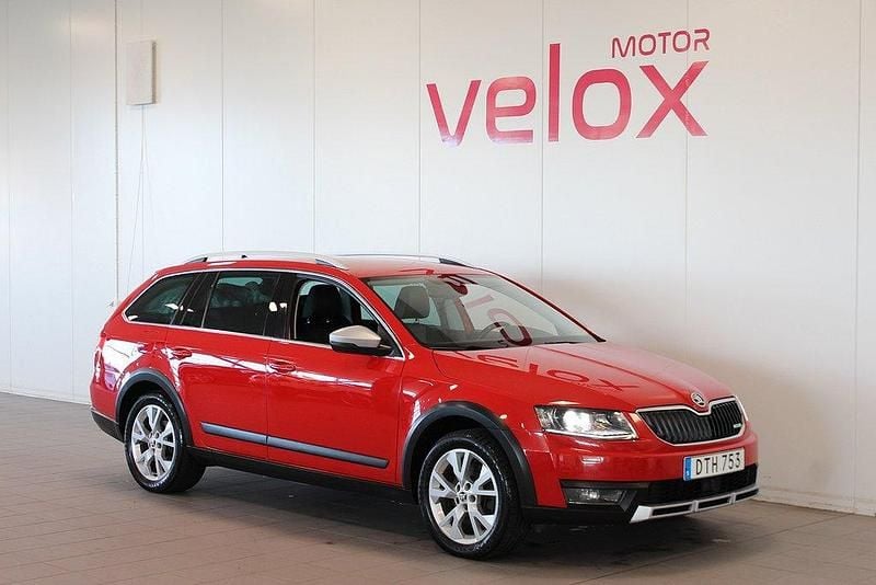 Röd Begagnad 2016 Skoda Octavia Scout Kombi | 129 900 kr (Marknadspris) - Bild 1/4