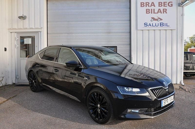 Svart Begagnad 2018 Skoda Superb LAURIN & KLEMENT Halvkombi | 229 000 kr (Superpris) - Bild 1/4