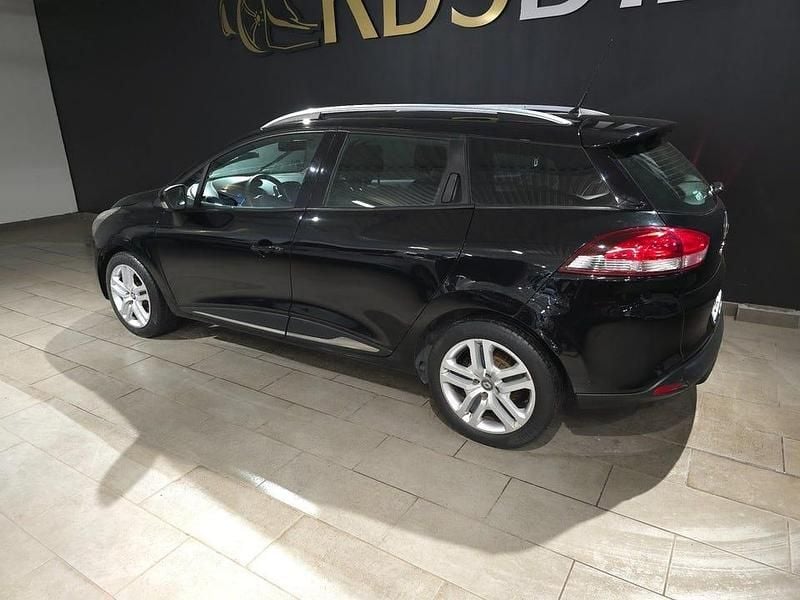 Begagnad Renault Clio IV Zen 73 HK (53 kW) 2017 Svart Kombi