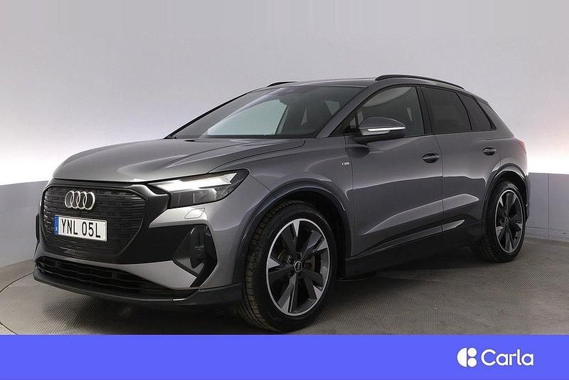 Grå Begagnad 2023 Audi Q4 e-tron S-Line SUV | 482 900 kr (Marknadspris) - Bild 1/4