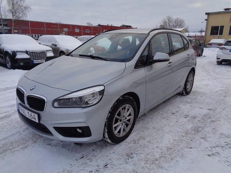 Begagnad BMW 218 Active Tourer Advantage 136 HK (100 kW) 2016 Silver Minibuss