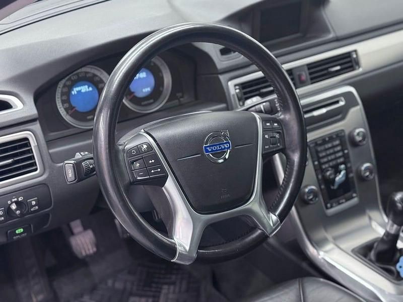 Begagnad Volvo V70 Summum 116 HK (85 kW) 2011 Vit Kombi