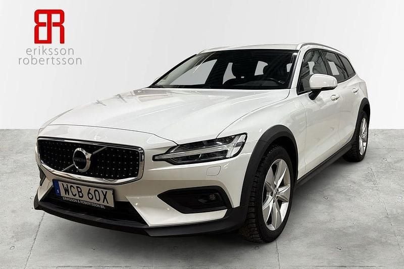 Vit Begagnad 2020 Volvo V60 CC Momentum Kombi | 289 900 kr (Marknadspris) - Bild 1/4