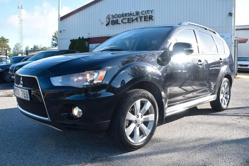 Svart Begagnad 2012 Mitsubishi Outlander Comfort Edition SUV | 94 900 kr (Lite dyr) - Bild 1/4