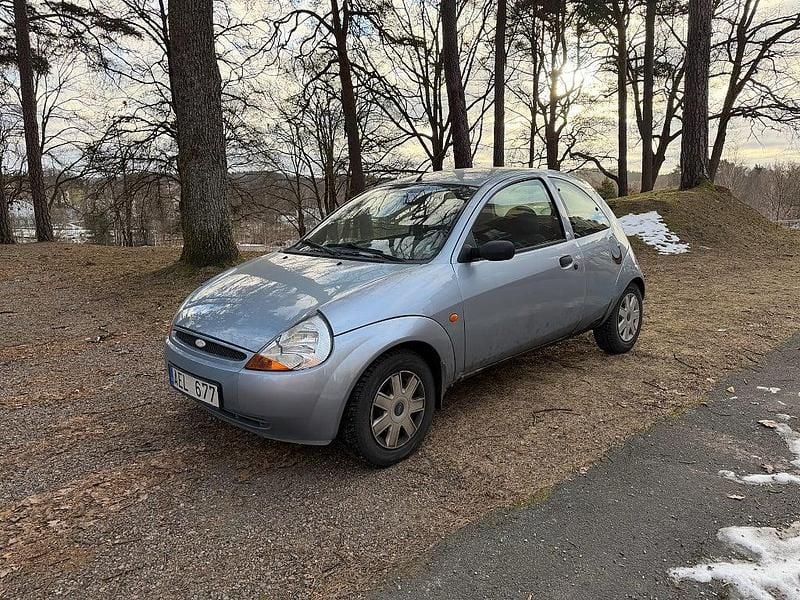 Begagnad Ford Ka 69 HK (50 kW) 2007 Blå Halvkombi