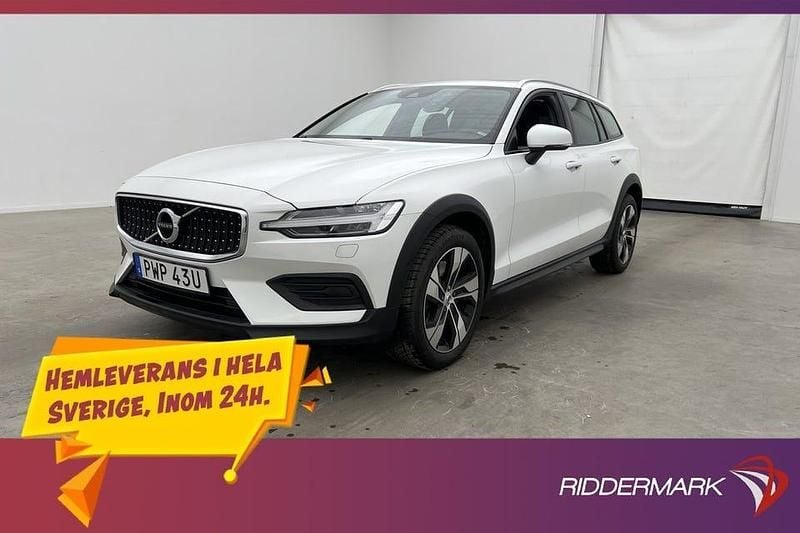 Vit Begagnad 2021 Volvo V60 CC Momentum Kombi | 284 800 kr (Marknadspris) - Bild 1/3