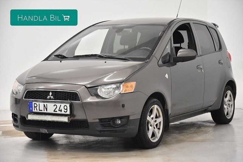 Brun Begagnad 2011 Mitsubishi Colt Halvkombi | 42 000 kr (Superpris) - Bild 1/3