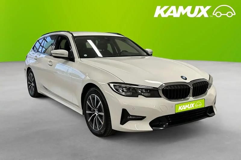 Vit Begagnad 2021 BMW 330e Kombi | 289 900 kr (Superpris) - Bild 1/4