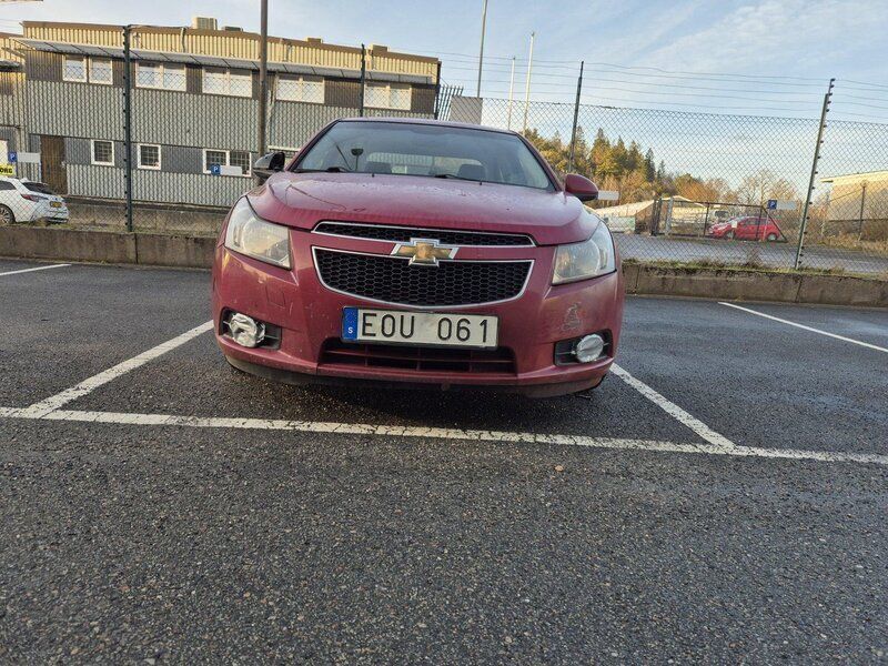 Röd Begagnad 2010 Chevrolet Cruze Sedan | 25 000 kr - Bild 1/4