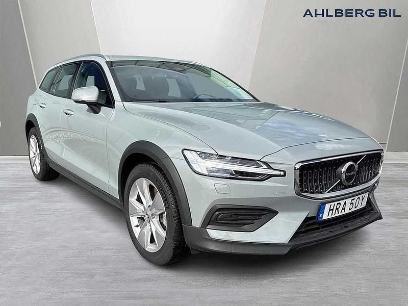 Begagnad 2024 Volvo V60 CC Kombi | 409 500 kr (Bra pris) - Bild 1/3