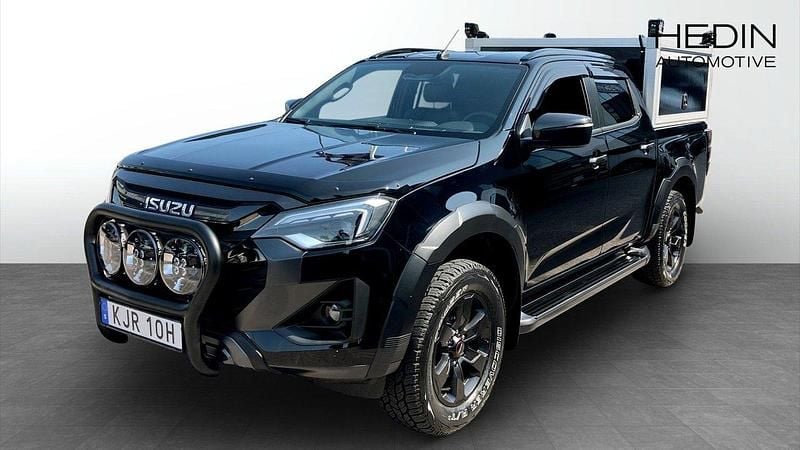Svart (black) Begagnad 2024 Isuzu D-Max Pickup | 611 125 kr - Bild 1/4