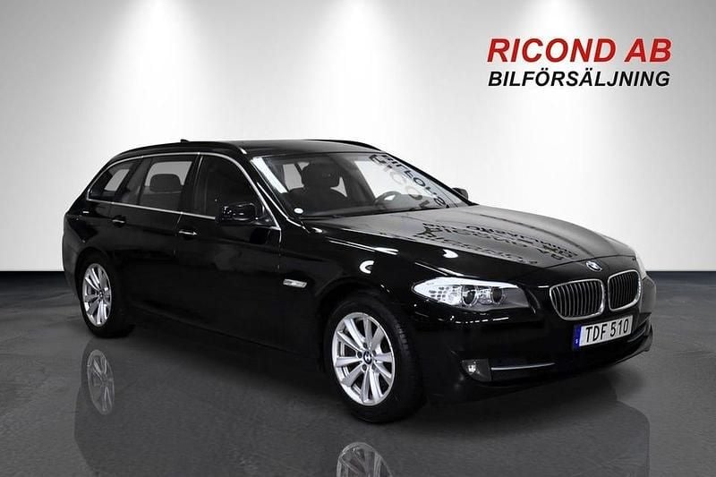Svart Begagnad 2011 BMW 528 M Sport Kombi | 99 900 kr (Marknadspris) - Bild 1/4