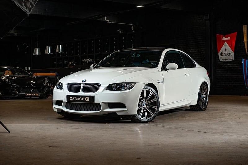 Begagnad BMW M3 421 HK (309 kW) 2007 Vit Sportkupé