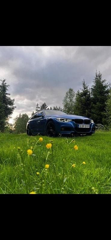 Blå Begagnad 2018 BMW 330 M Sport Kombi | 230 000 kr (Marknadspris) - Bild 1/2